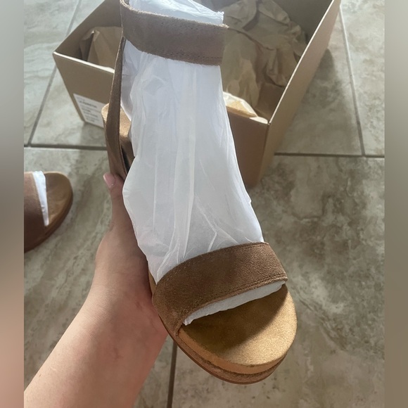 NWT Lucky Brand LK Karston Suede Sandal Wedges - Picture 7 of 15